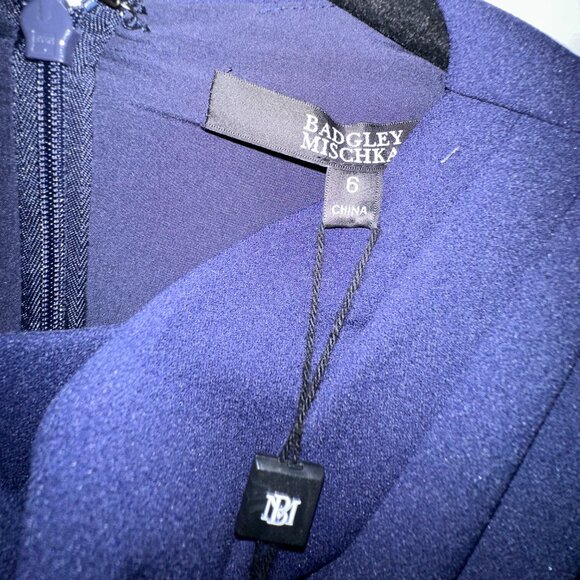 Badgley Mischka Classic Crepe Dress - NWT - Size 6 - Picture 3 of 8